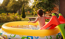 Как выбрать бассейн для ребенка на дачу